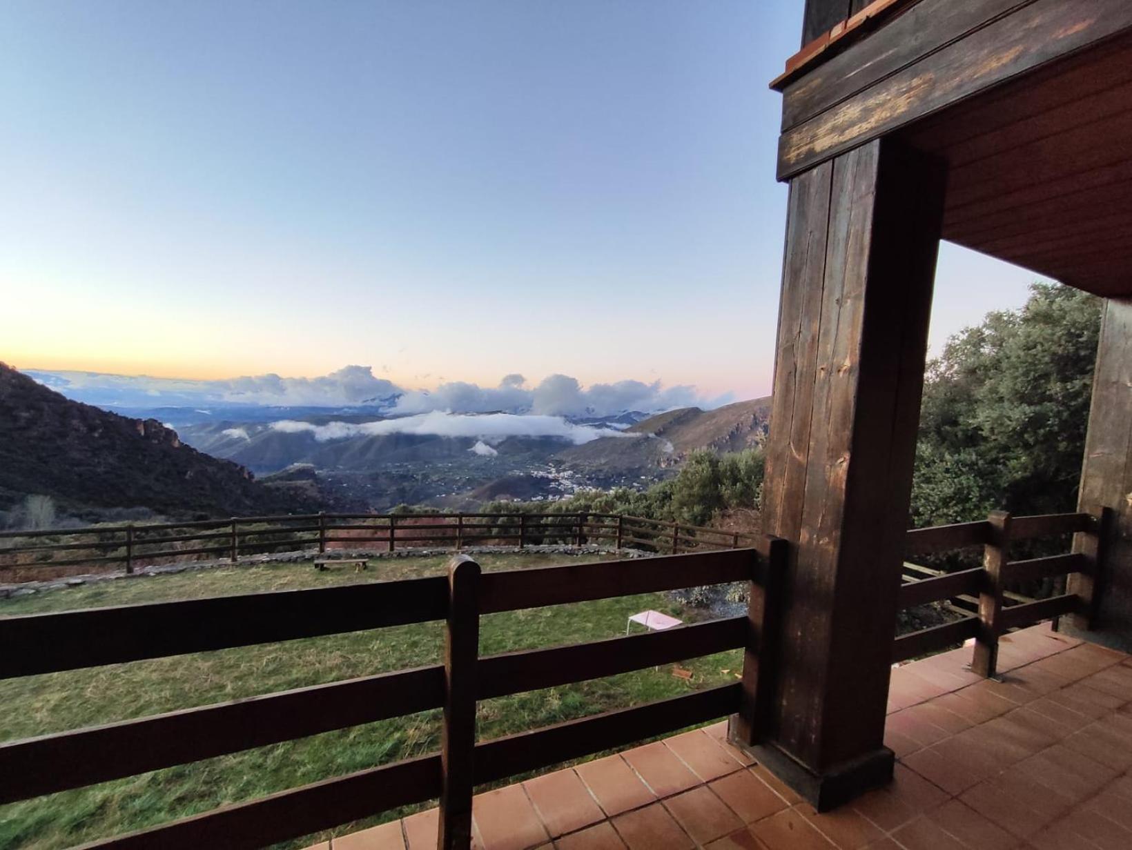 Hostal Refugio Del Aguila "Casa Diaman" Güéjar Sierra Exterior foto