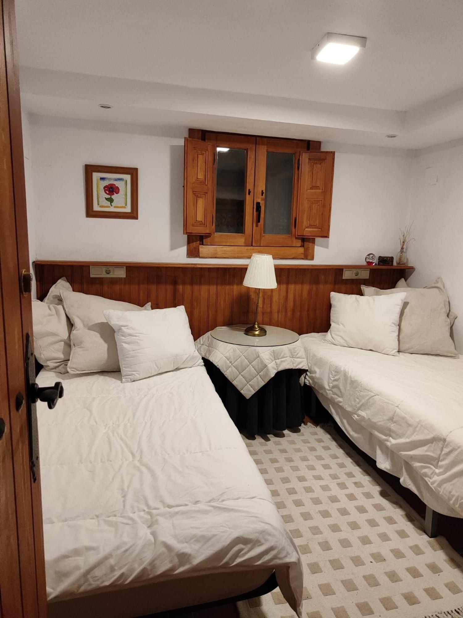 Hostal Refugio Del Aguila "Casa Diaman" Güéjar Sierra Exterior foto