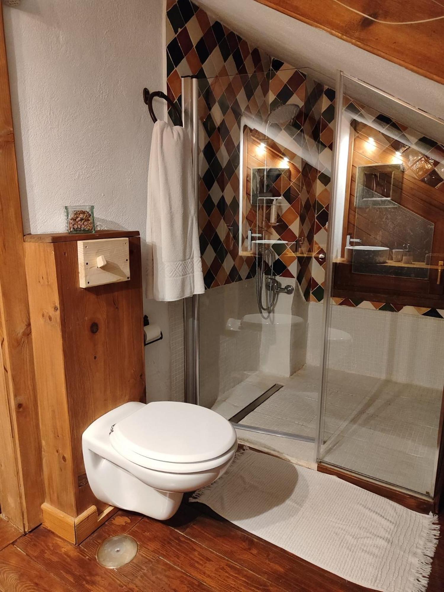 Hostal Refugio Del Aguila "Casa Diaman" Güéjar Sierra Exterior foto