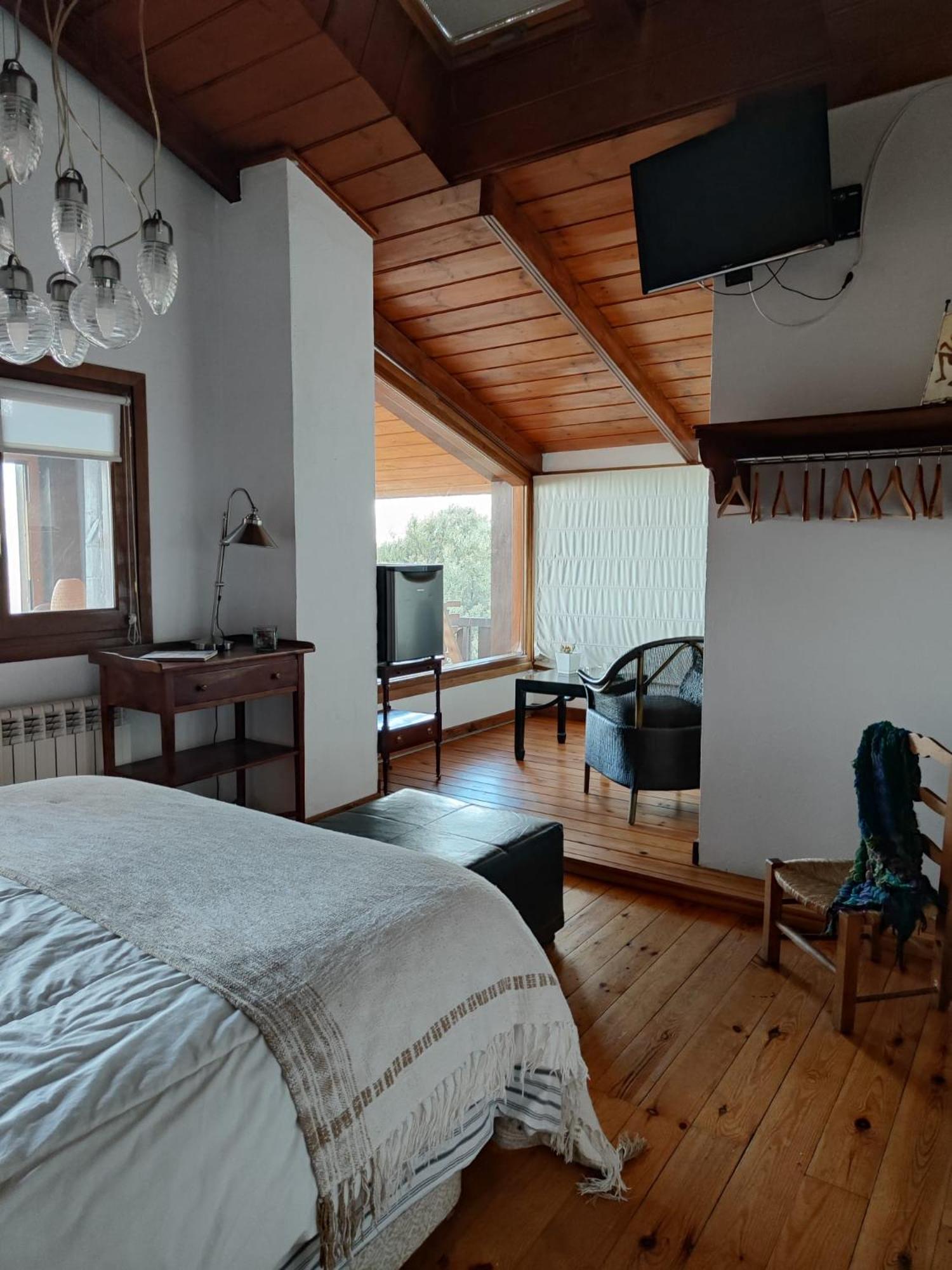 Hostal Refugio Del Aguila "Casa Diaman" Güéjar Sierra Exterior foto
