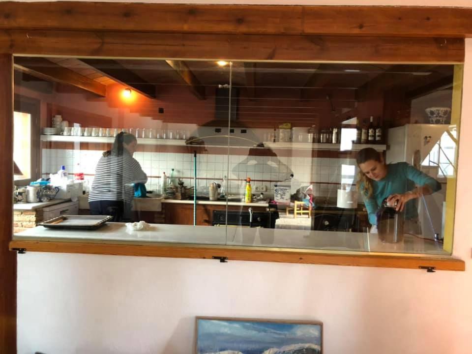 Hostal Refugio Del Aguila "Casa Diaman" Güéjar Sierra Exterior foto