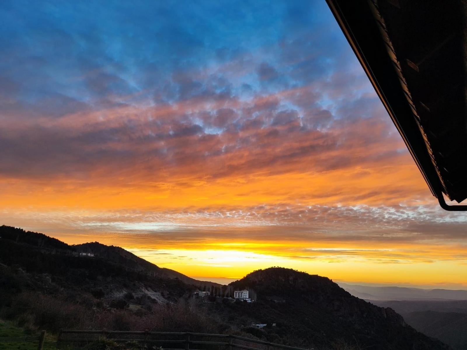 Hostal Refugio Del Aguila "Casa Diaman" Güéjar Sierra Exterior foto