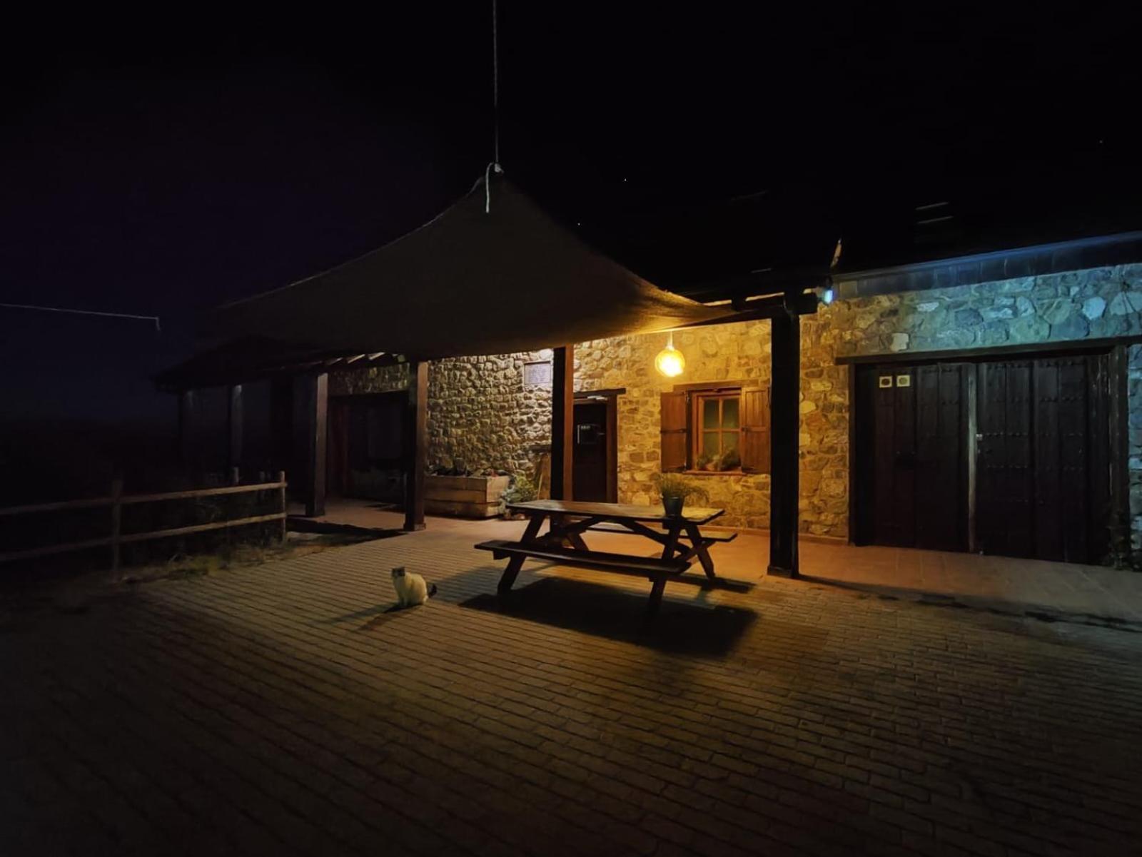Hostal Refugio Del Aguila "Casa Diaman" Güéjar Sierra Exterior foto
