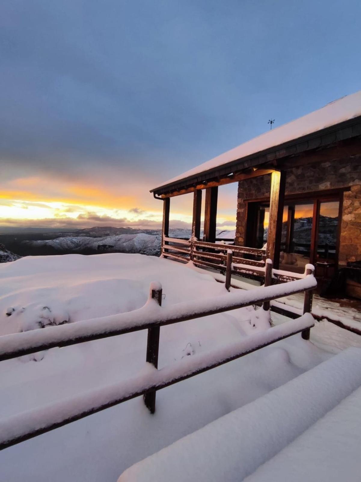 Hostal Refugio Del Aguila "Casa Diaman" Güéjar Sierra Exterior foto