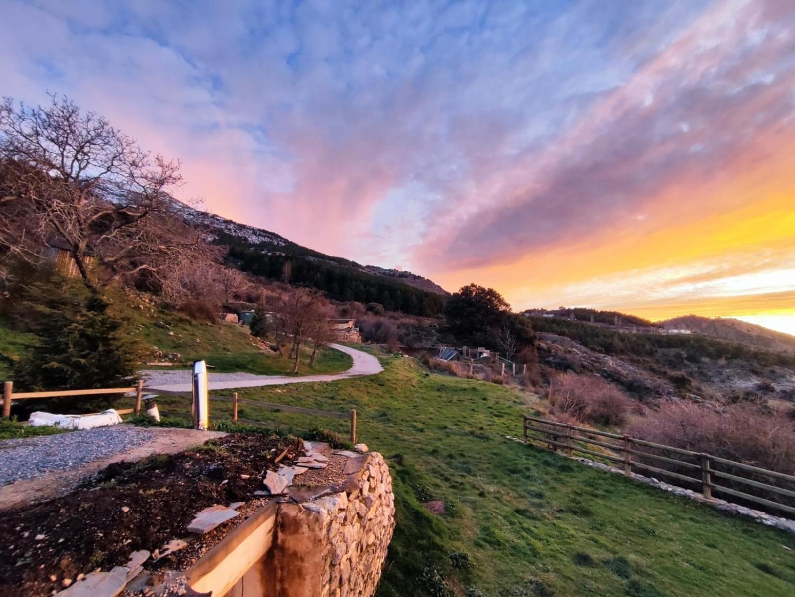 Hostal Refugio Del Aguila "Casa Diaman" Güéjar Sierra Exterior foto