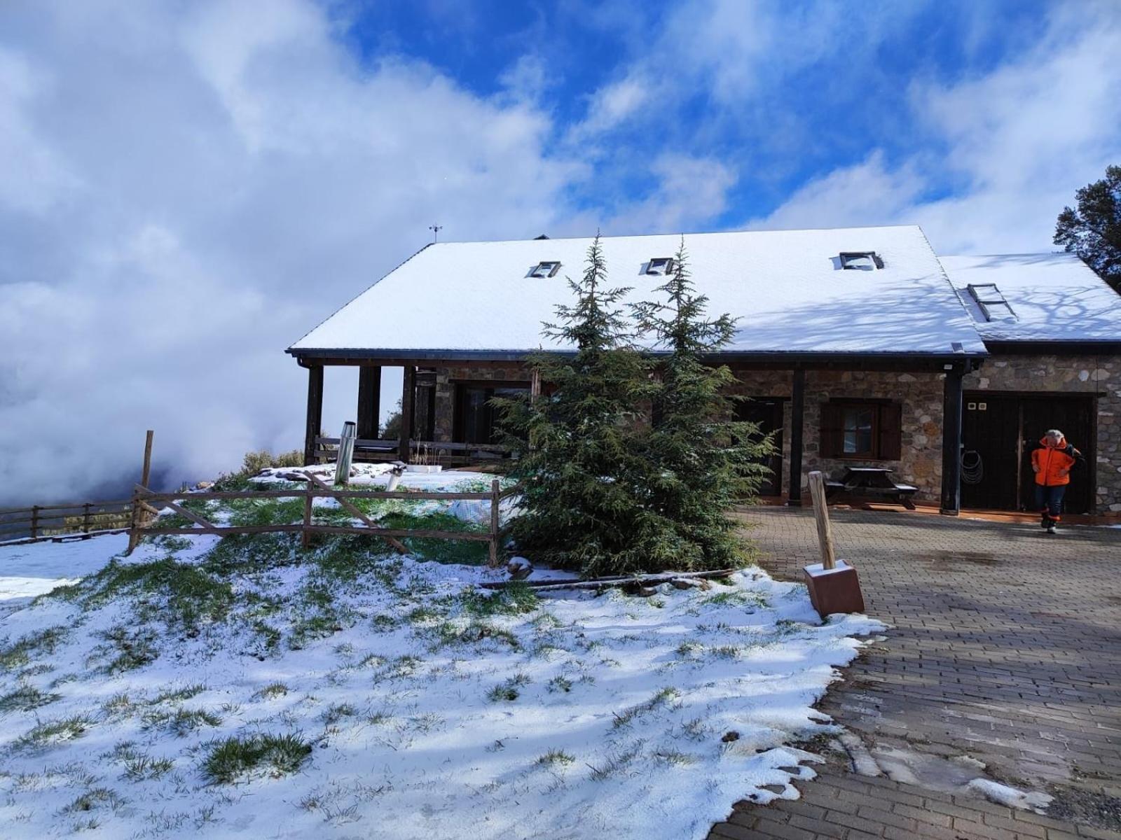 Hostal Refugio Del Aguila "Casa Diaman" Güéjar Sierra Exterior foto